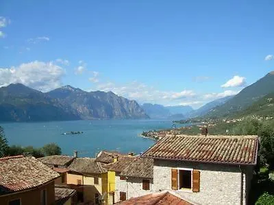Wohnung Laura Mit Seeblick Und Garten Sommavilla