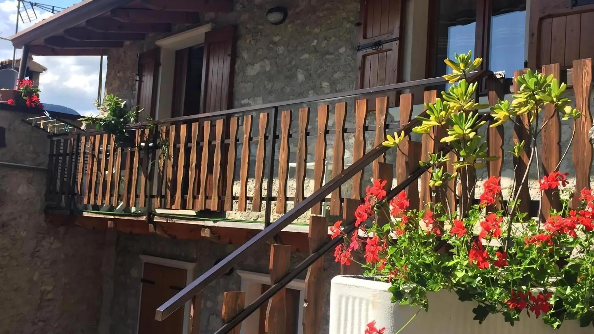 Appartamento Wohnung Laura Mit Seeblick Und Garten Sommavilla Italia